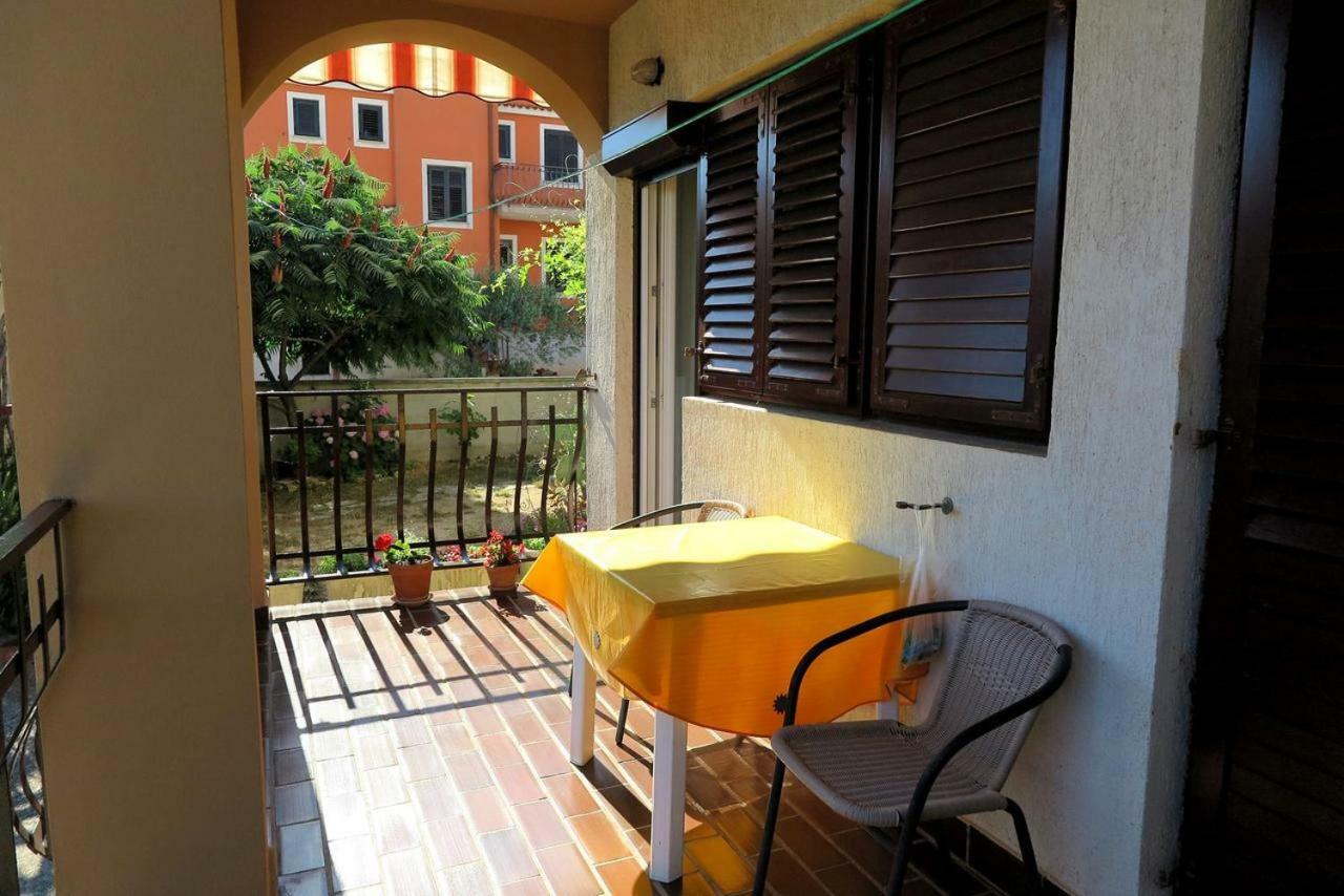 Lili Apartment Rovinj Exterior foto
